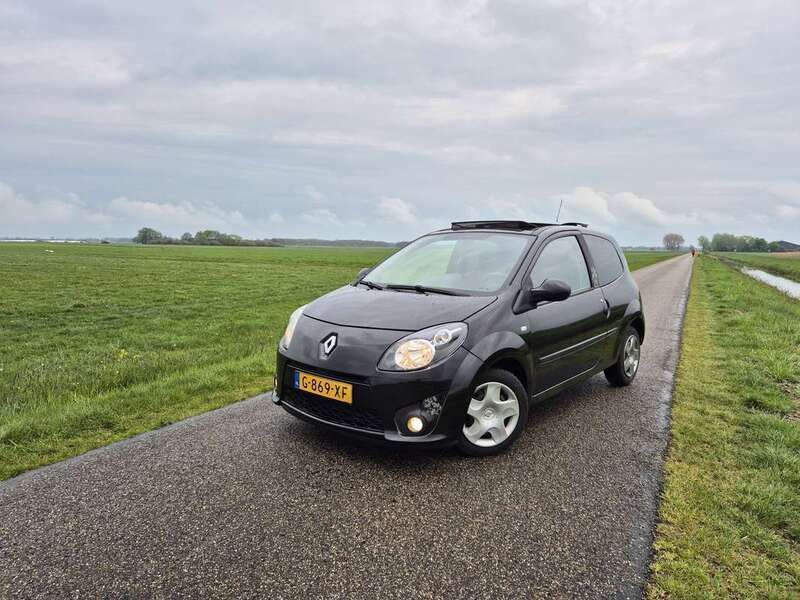 Zwart Gebruikt 2009 Renault Twingo Initiale Hatchback | € 2.749 (Eerlijke prijs) - Afbeelding 1/4