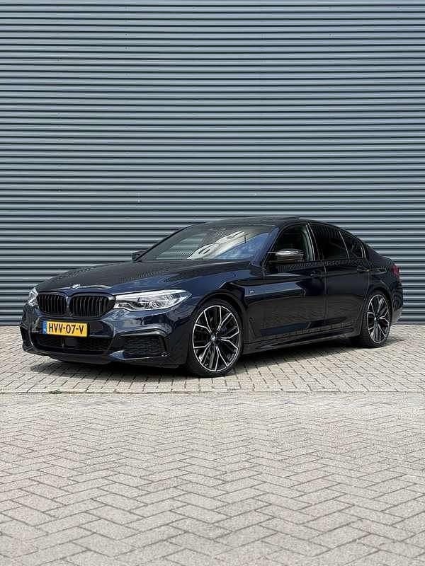 Zwart Gebruikt 2017 BMW M550 Sedan | € 49.950 (Iets duurder) - Afbeelding 1/4