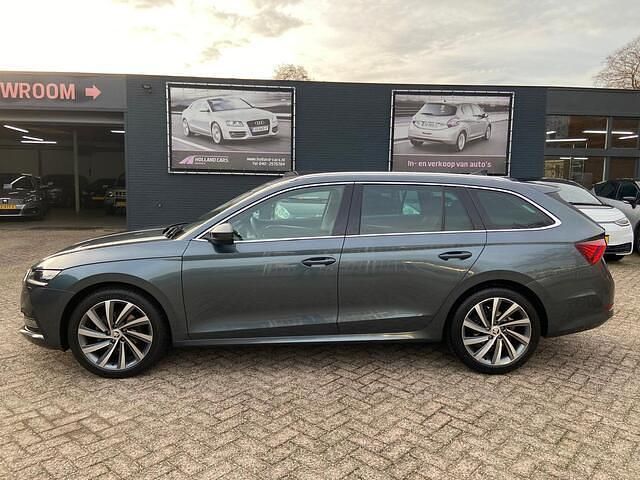Grijs Occasion 2021 Skoda Octavia Business Line Stationwagen | € 16.995 (Eerlijke prijs) - Afbeelding 1/4