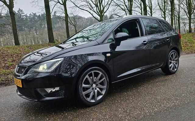 Zwart Gebruikt 2013 Seat Ibiza ST FR Stationwagen | € 6.950 (Iets duurder) - Afbeelding 1/4