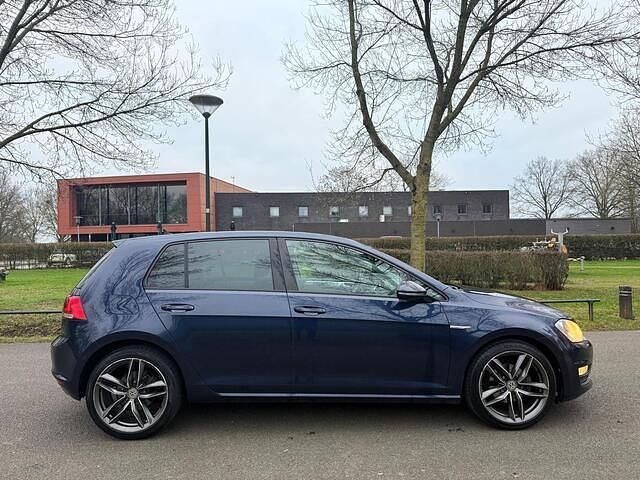 Occasion VW Golf VII Highline 105 PK (77 kW) 2014 Blauw Hatchback