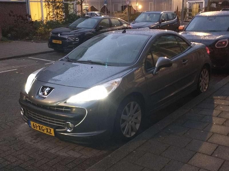 Grijs Gebruikt 2007 Peugeot 207 Cabriolet | € 2.400 (Goede deal) - Afbeelding 1/4
