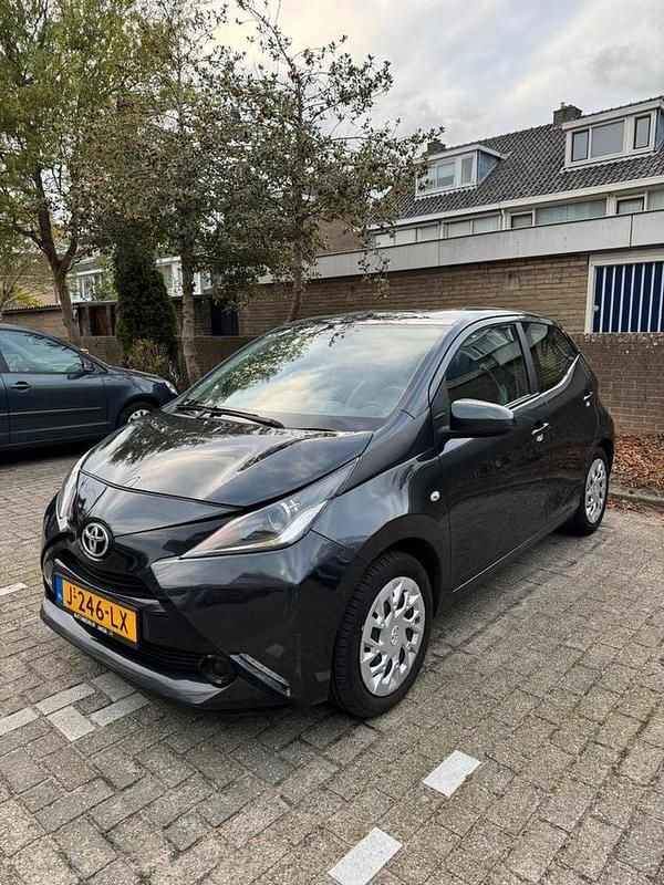 Occasion 2017 Toyota Aygo Hatchback | € 4.400 (Super prijs) - Afbeelding 1/4