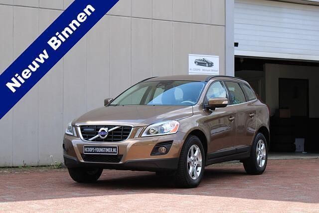 Bruin, metallic lak Gebruikt 2008 Volvo XC60 Summum SUV | € 25.950 - Afbeelding 1/4