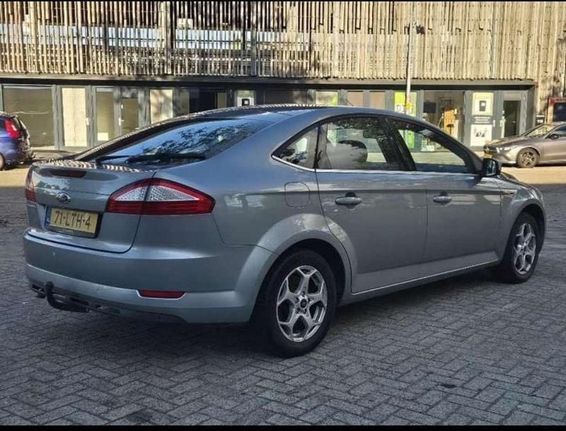 Occasion Ford Mondeo Limited 145 PK (106 kW) 2010 Zilver Hatchback