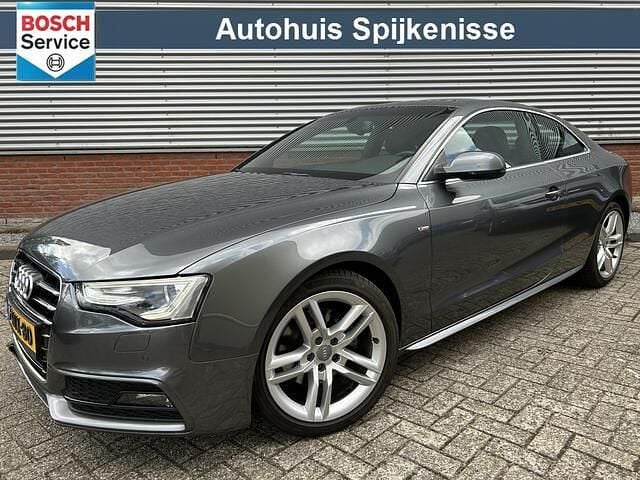 Grijs, metallic lak Gebruikt 2014 Audi A5 Sport Coupé | € 14.950 (Duur) - Afbeelding 1/4
