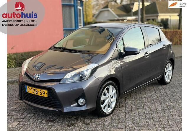 Occasion Toyota Yaris 75 PK (55 kW) 2013 Grijs Hatchback