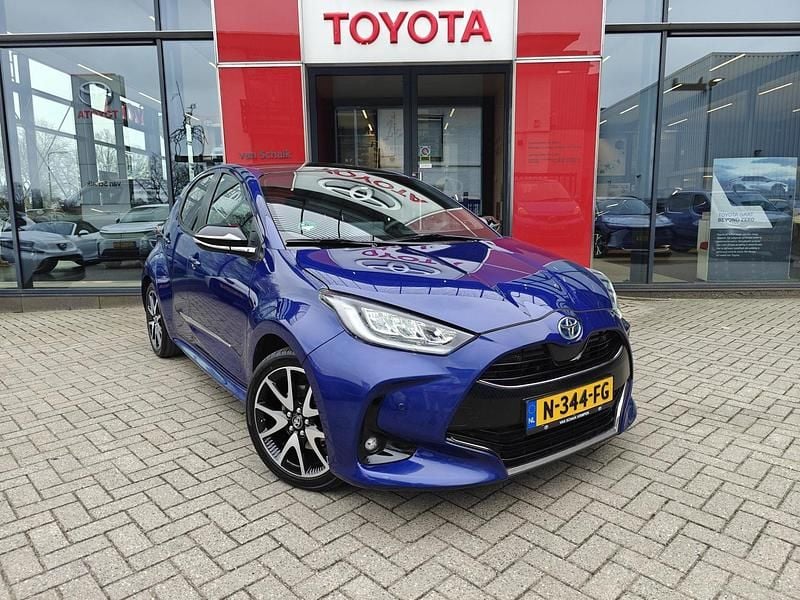 Occasion Toyota Yaris Executive 116 PK (85 kW) 2021 Blauw Hatchback