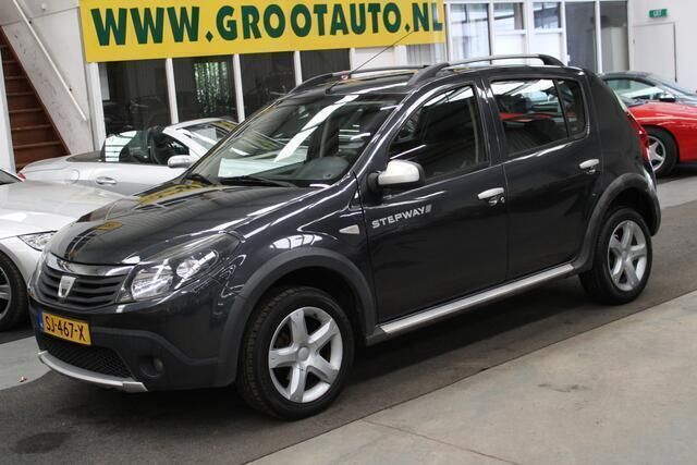 Grijs Gebruikt 2011 Dacia Sandero Stepway Hatchback | € 3.444 (Goede deal) - Afbeelding 1/4