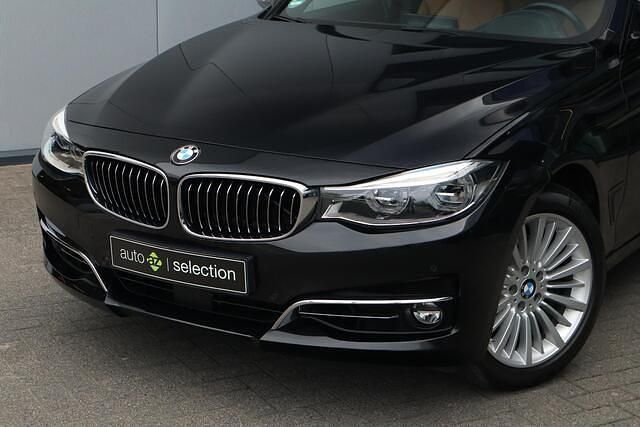 Occasion BMW 330 Executive 252 PK (185 kW) 2019 Zwart Hatchback