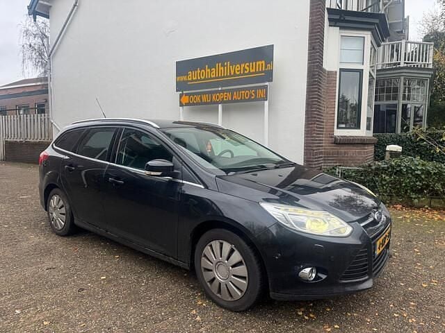 Zwart Gebruikt 2013 Ford Focus Titanium Stationwagen | € 1.199 (Super prijs) - Afbeelding 1/4