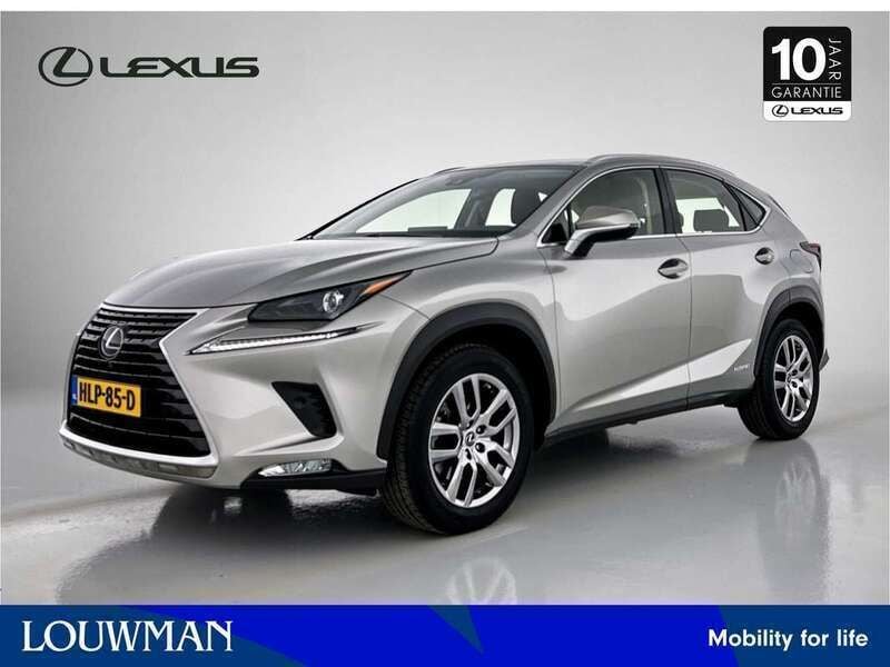 Grijs Gebruikt 2020 Lexus NX300h Business Edition SUV | € 36.945 (Eerlijke prijs) - Afbeelding 1/3