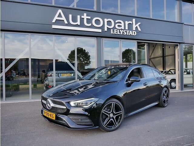 Zwart Gebruikt 2020 Mercedes CLA250 Shooting Brake Premium Stationwagen | € 32.499 (Duur) - Afbeelding 1/4