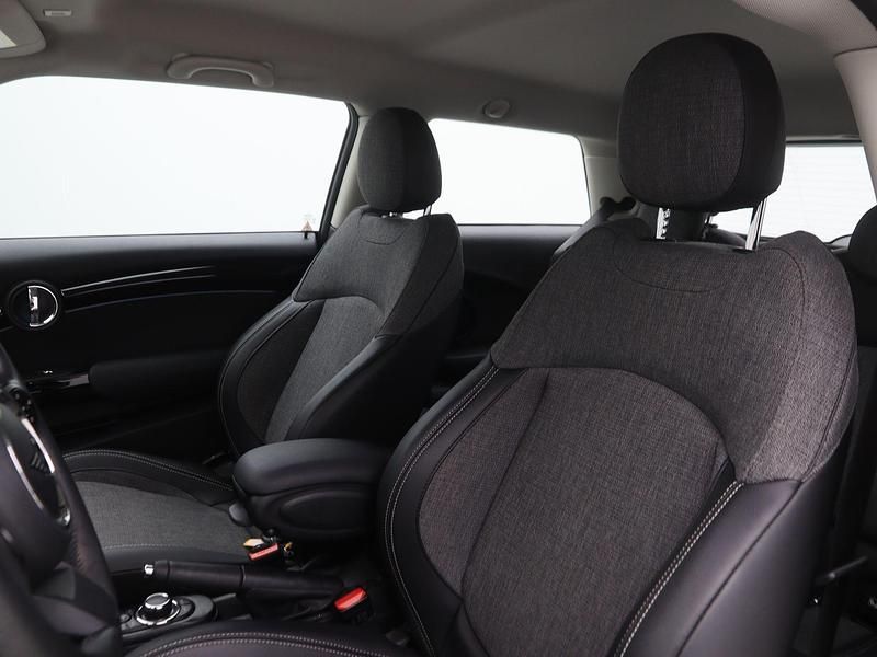 Occasion Mini Cooper Business 136 PK (100 kW) 2022 Blauw Hatchback