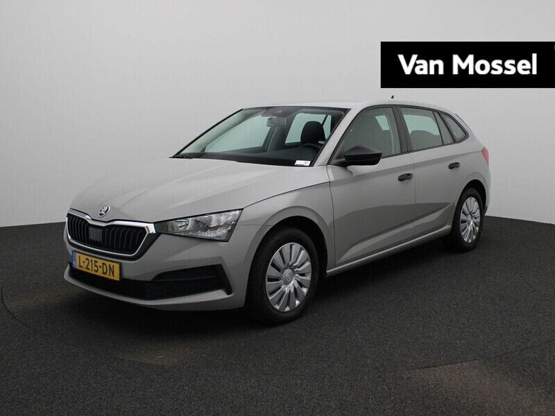 Grijs Gebruikt 2021 Skoda Scala Active Hatchback | € 16.900 (Iets duurder) - Afbeelding 1/4