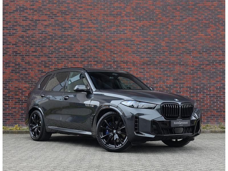 Grijs Occasion 2023 BMW X5 SUV | € 92.950 (Duur) - Afbeelding 1/4
