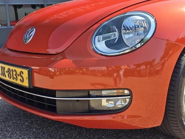 Oranje Gebruikt 2016 VW Beetle Design Hatchback | € 13.950 (Eerlijke prijs) - Afbeelding 1/4