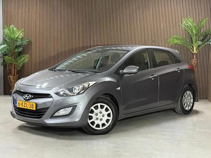 Grijs Occasion 2012 Hyundai i30 Stationwagen | € 5.499 (Duur) - Afbeelding 1/4