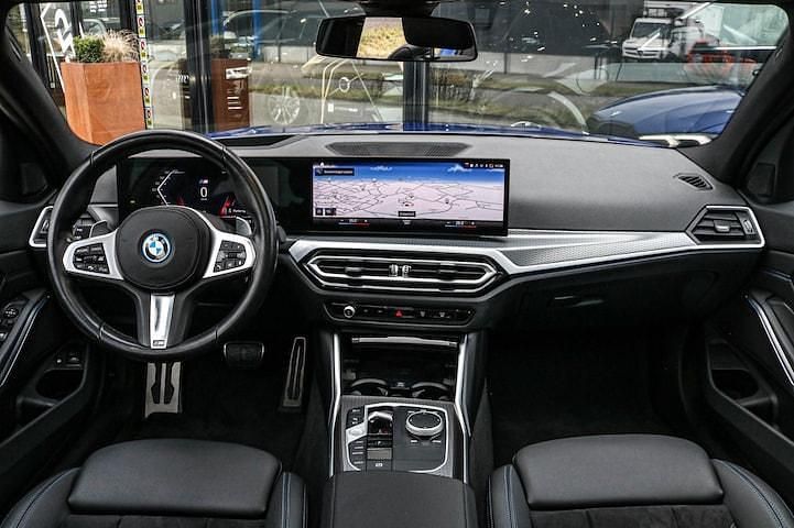 Occasion BMW 330e M Sport 292 PK (214 kW) 2022 Blauw Stationwagen