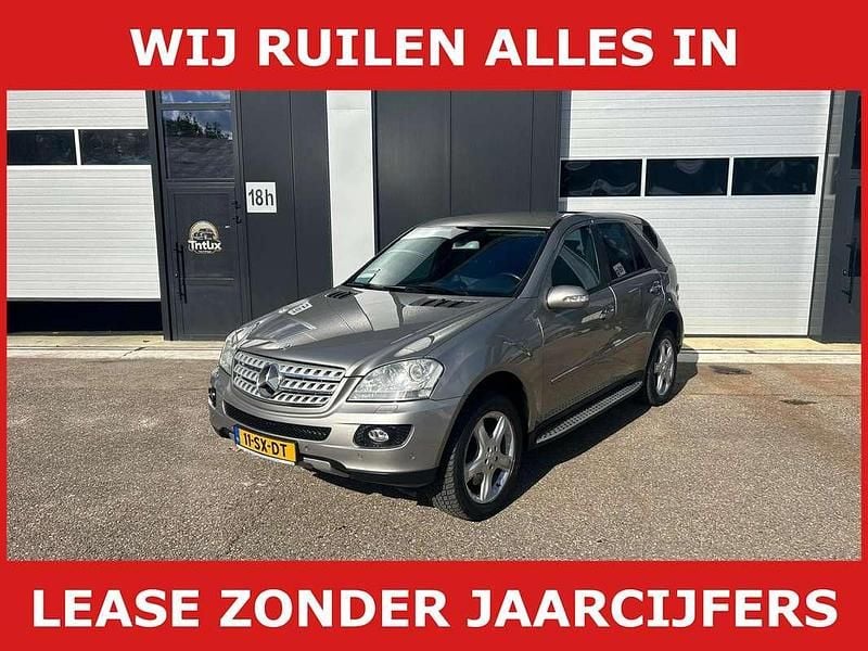 Grijs Gebruikt 2006 Mercedes ML500 SUV | € 10.990 (Eerlijke prijs) - Afbeelding 1/4