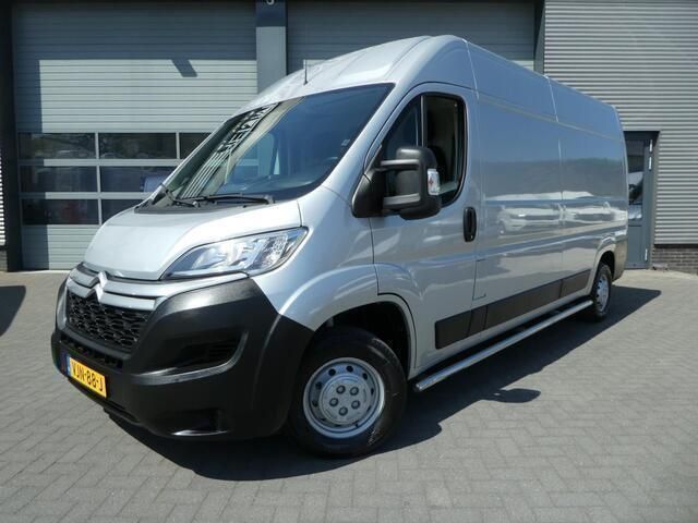 Grijs Gebruikt 2021 Citroën Jumper MPV | € 19.400 (Iets duurder) - Afbeelding 1/4