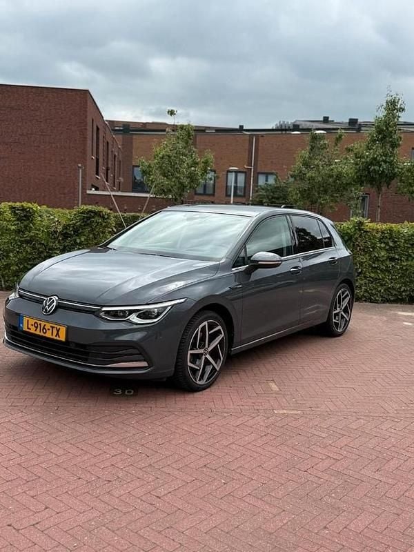 Occasion VW Golf VIII Style 131 PK (96 kW) 2020 Grijs Hatchback