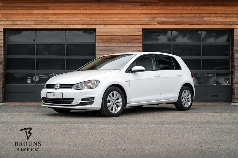 Wit Occasion 2015 VW Golf VII Cup Hatchback | € 9.950 (Eerlijke prijs) - Afbeelding 1/4