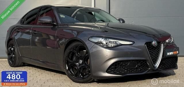 Grijs Gebruikt 2017 Alfa Romeo Giulia Veloce Sedan | € 29.950 (Eerlijke prijs) - Afbeelding 1/4