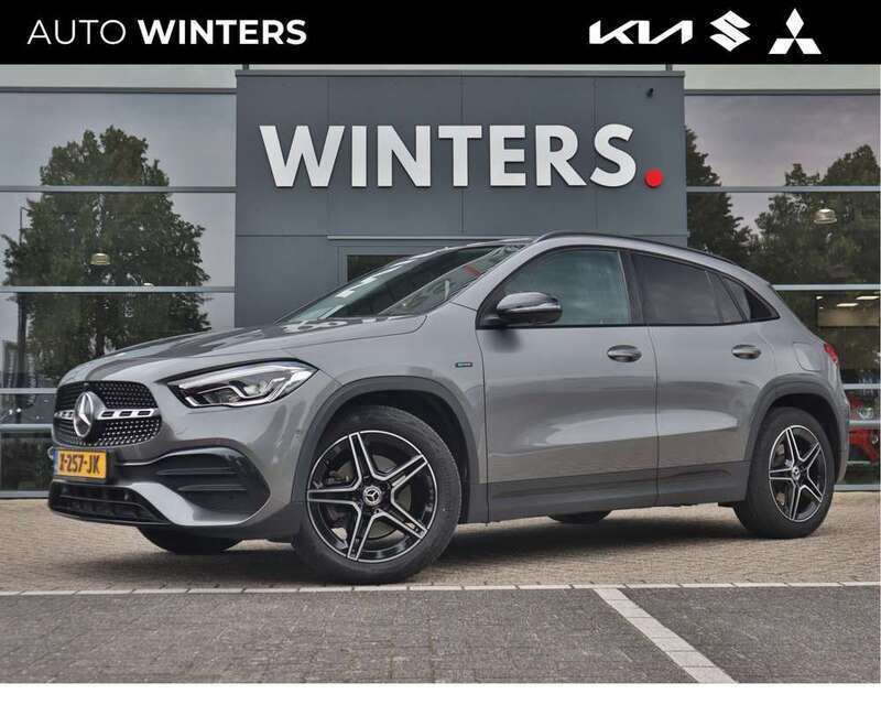 Grijs Gebruikt 2021 Mercedes GLA250 AMG line SUV | € 36.845 (Goede deal) - Afbeelding 1/4