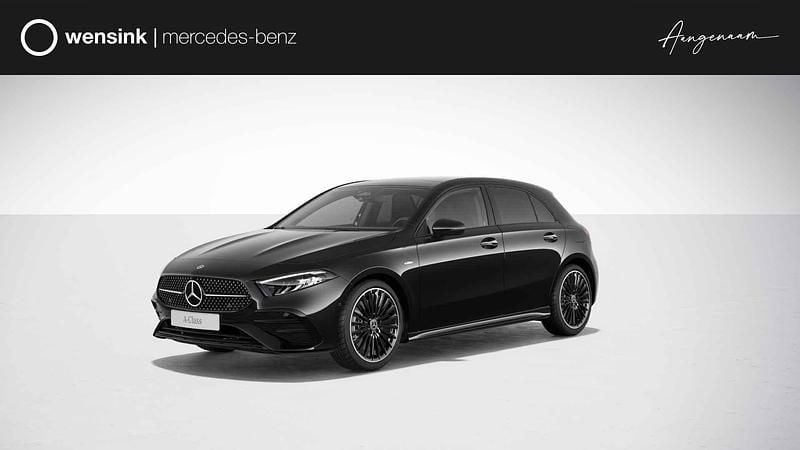 Zwart Nieuw 2025 Mercedes A250 AMG line Hatchback | € 44.229 (Eerlijke prijs) - Afbeelding 1/4