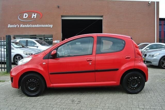 Rood Gebruikt 2010 Peugeot 107 Hatchback | € 899 (Super prijs) - Afbeelding 1/4