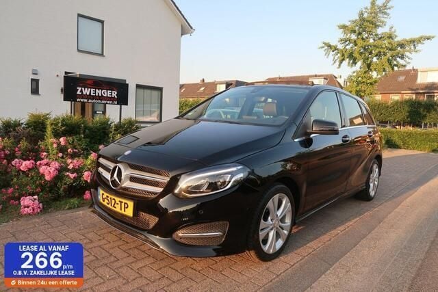 Zwart Gebruikt 2016 Mercedes B180 MPV | € 16.450 (Eerlijke prijs) - Afbeelding 1/4