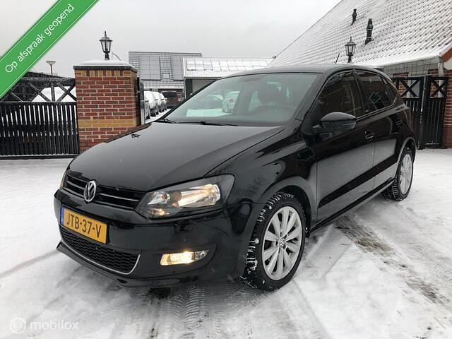 Zwart Occasion 2011 VW Polo Style Hatchback | € 5.799 (Eerlijke prijs) - Afbeelding 1/4
