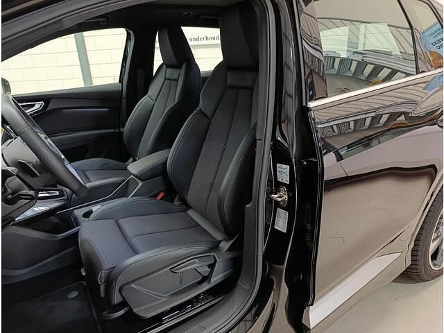 Occasion Audi Q4 e-tron S-Line 250 kW (341 PK) 2024 Zwart (metallic) SUV