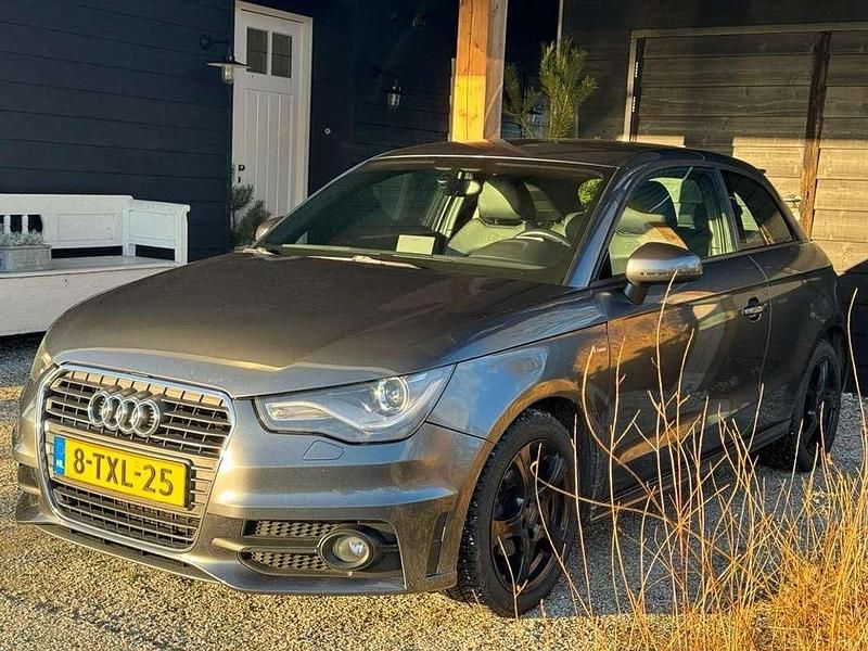 Grijs Gebruikt 2014 Audi A1 Sport Stationwagen | € 8.500 - Afbeelding 1/4