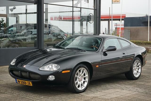 Zwart Occasion 2000 Jaguar XKR Coupé | € 19.980 - Afbeelding 1/4