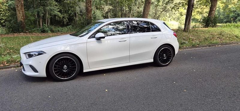 Wit Gebruikt 2019 Mercedes A180 Premium Plus Sedan | € 20.000 (Super prijs) - Afbeelding 1/4