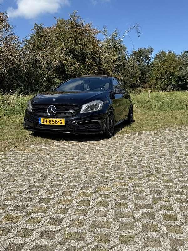 Zwart Gebruikt 2013 Mercedes A45 AMG AMG Stationwagen | € 27.250 - Afbeelding 1/4