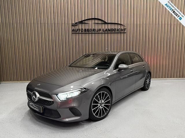 Grijs Gebruikt 2019 Mercedes A160 Advantage Hatchback | € 17.450 (Eerlijke prijs) - Afbeelding 1/4