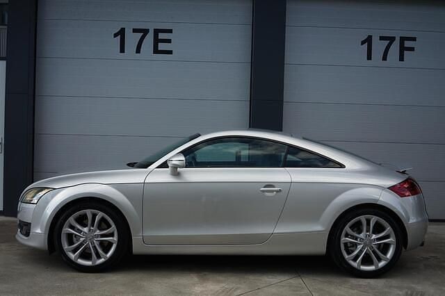Grijs, metallic lak Gebruikt 2006 Audi TT Proline Coupé | € 10.900 (Eerlijke prijs) - Afbeelding 1/4