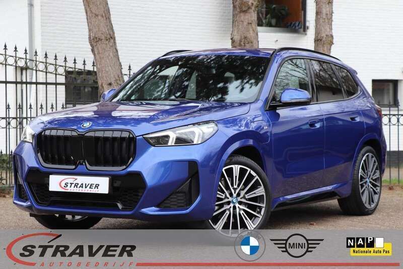 Blauw, metallic lak Gebruikt 2023 BMW X1 M Sport SUV | € 49.950 (Eerlijke prijs) - Afbeelding 1/4