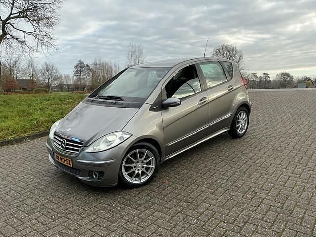 Grijs (metallic) Gebruikt 2005 Mercedes A170 Avantgarde MPV | € 1.450 (Super prijs) - Afbeelding 1/4