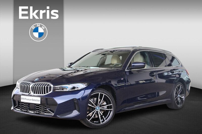 Blauw Gebruikt 2024 BMW 330e Comfort Edition Stationwagen | € 54.450 (Goede deal) - Afbeelding 1/4