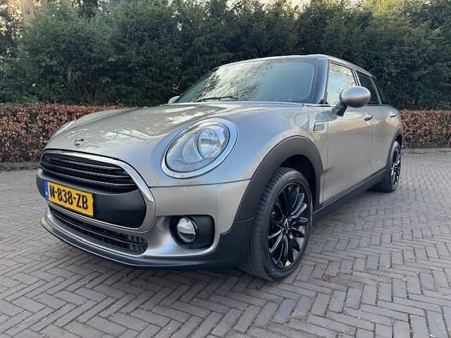 Grijs Occasion 2018 Mini One Clubman Business Stationwagen | € 12.600 (Eerlijke prijs) - Afbeelding 1/4