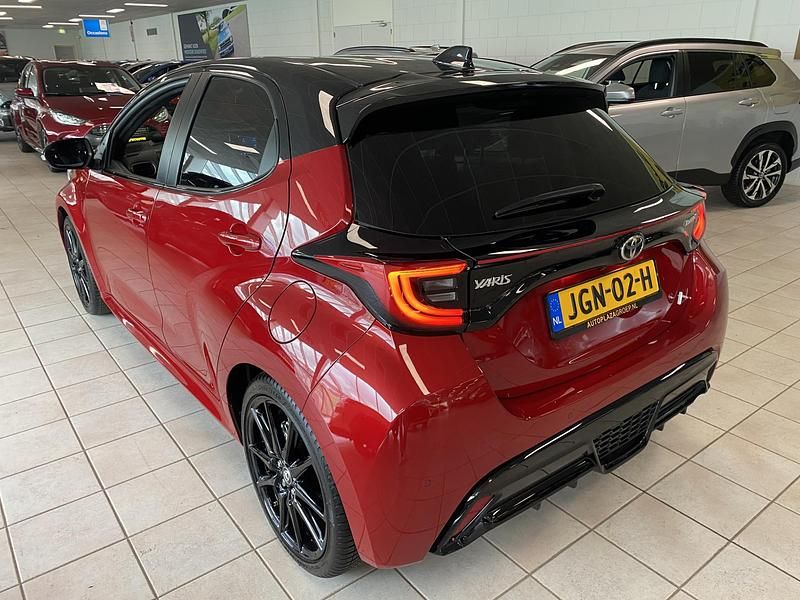 Occasion Toyota Yaris Hybrid Sport 116 PK (85 kW) 2023 Rood Hatchback