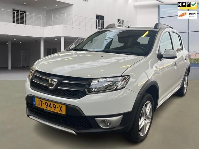 Wit Occasion 2016 Dacia Sandero Lauréate Hatchback | € 7.450 (Eerlijke prijs) - Afbeelding 1/4
