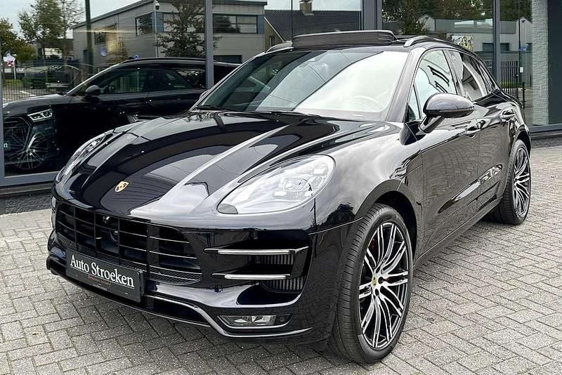 Occasion Porsche Macan Turbo Performance Package 441 PK (324 kW) 2018 Zwart SUV
