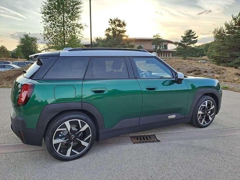 Groen Nieuw 2025 Mini Countryman SUV | € 39.995 - Afbeelding 1/4