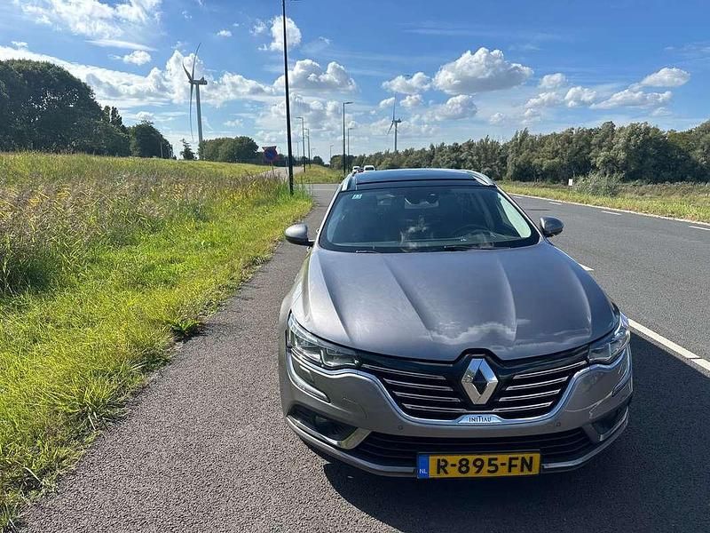 Grijs Gebruikt 2016 Renault Talisman Initiale Paris Stationwagen | € 13.000 (Duur) - Afbeelding 1/4