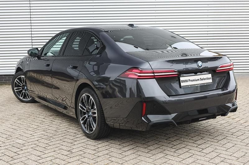 Occasion BMW 550e M Sport 489 PK (359 kW) 2024 Grijs Sedan